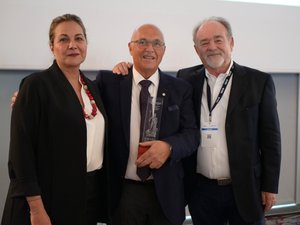 award-from-left-to-right_-lara-barazi-paul-birger-torgnes-marco-gilmozzi-scaled